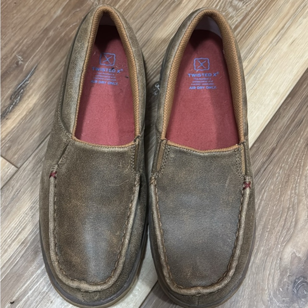 Twisted X Men's Tan and Red Loafers